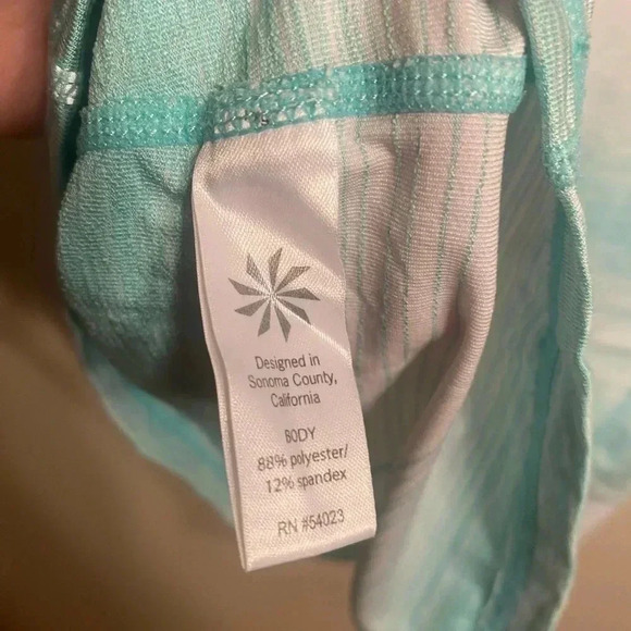 Athleta Teal and White Athetic Tank. Size M - Picture 3 of 5